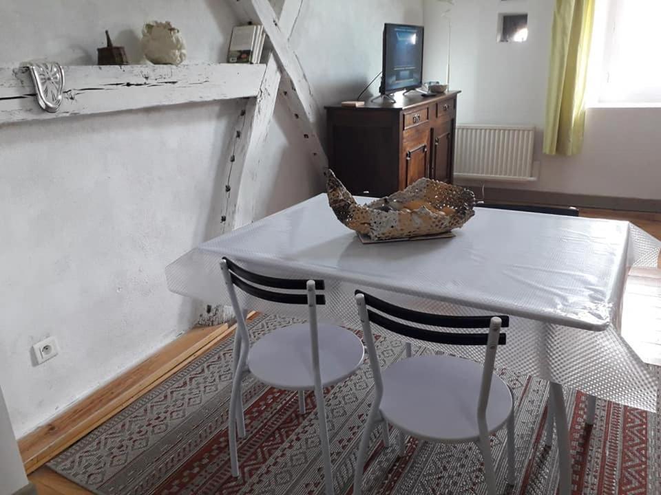 L'Atelier Du Chapeau Rouge Apartment Souvigny Екстериор снимка