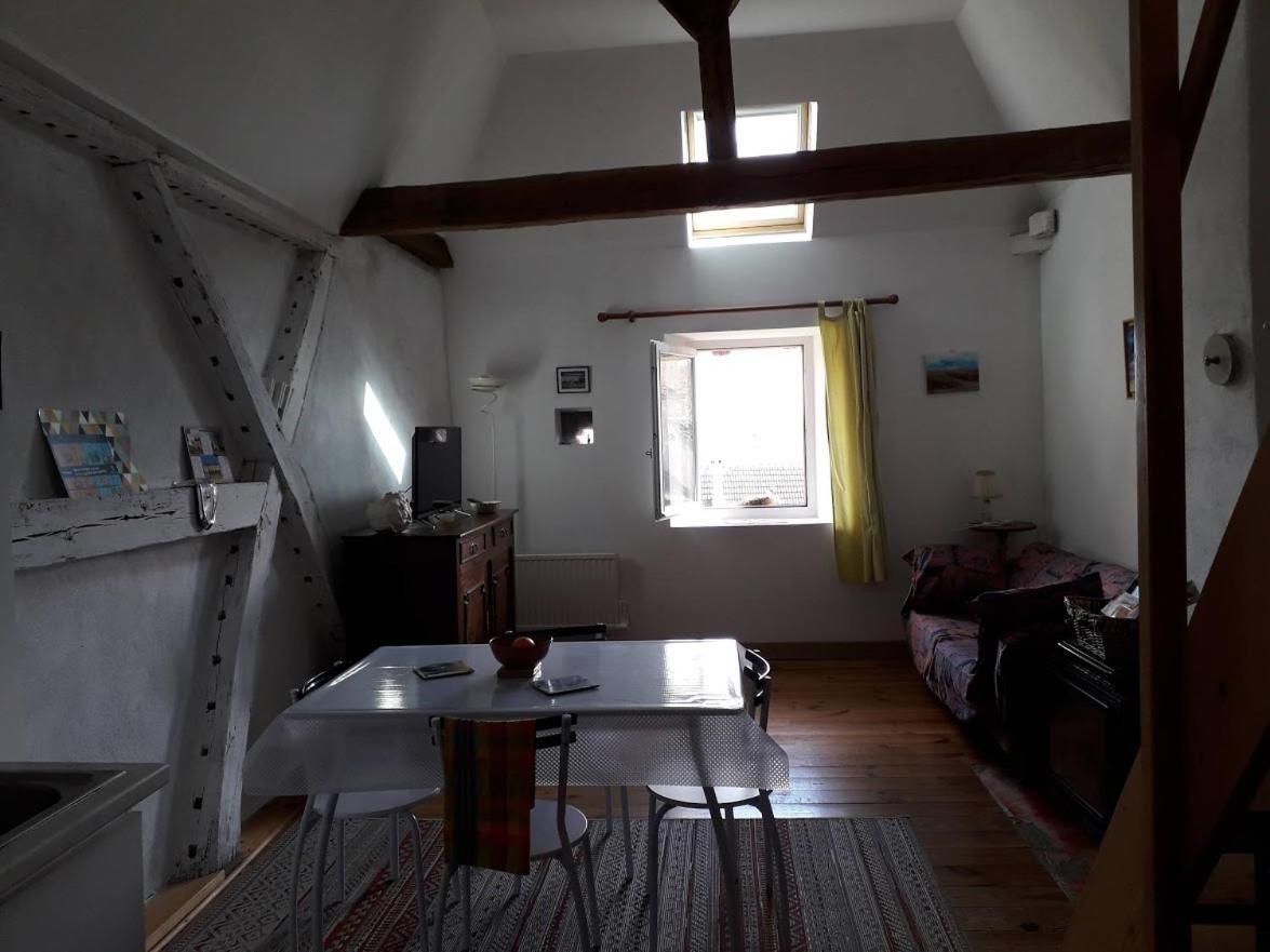 L'Atelier Du Chapeau Rouge Apartment Souvigny Екстериор снимка